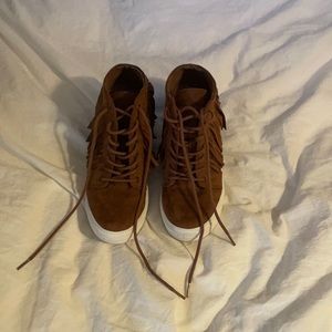 Women’s 8.5 Not Rated booties in brown